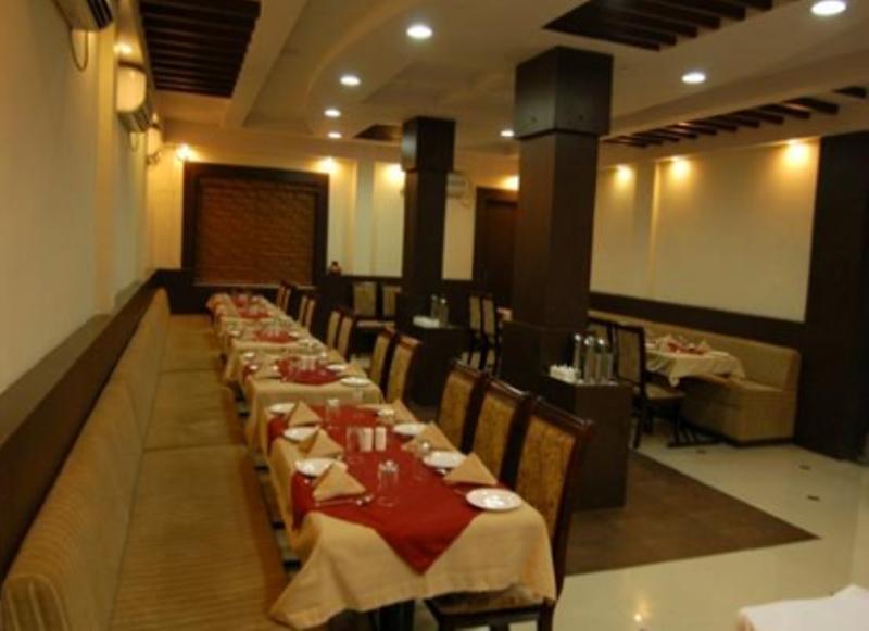 Hotel Royal Regency Bori  Luaran gambar