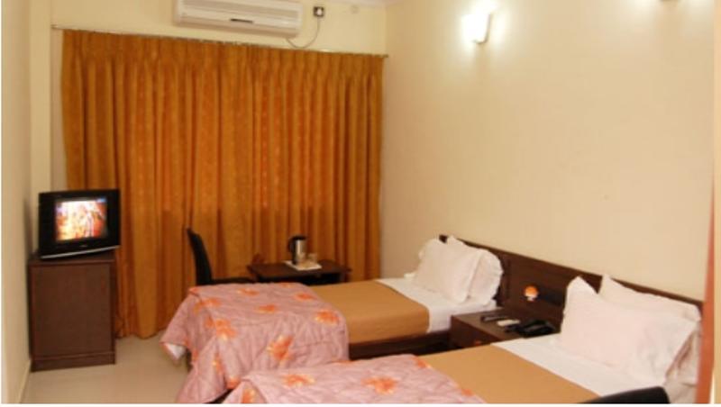 Hotel Royal Regency Bori  Luaran gambar