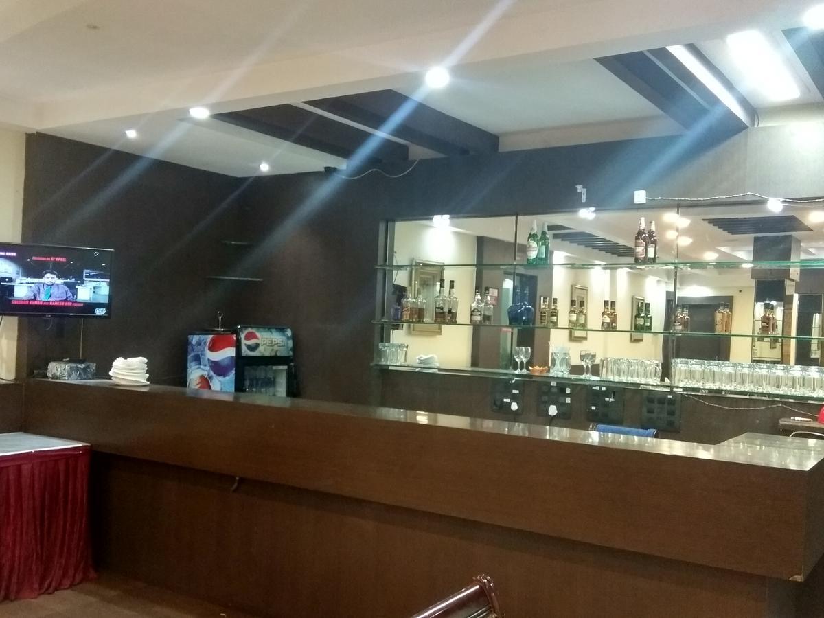 Hotel Royal Regency Bori  Luaran gambar