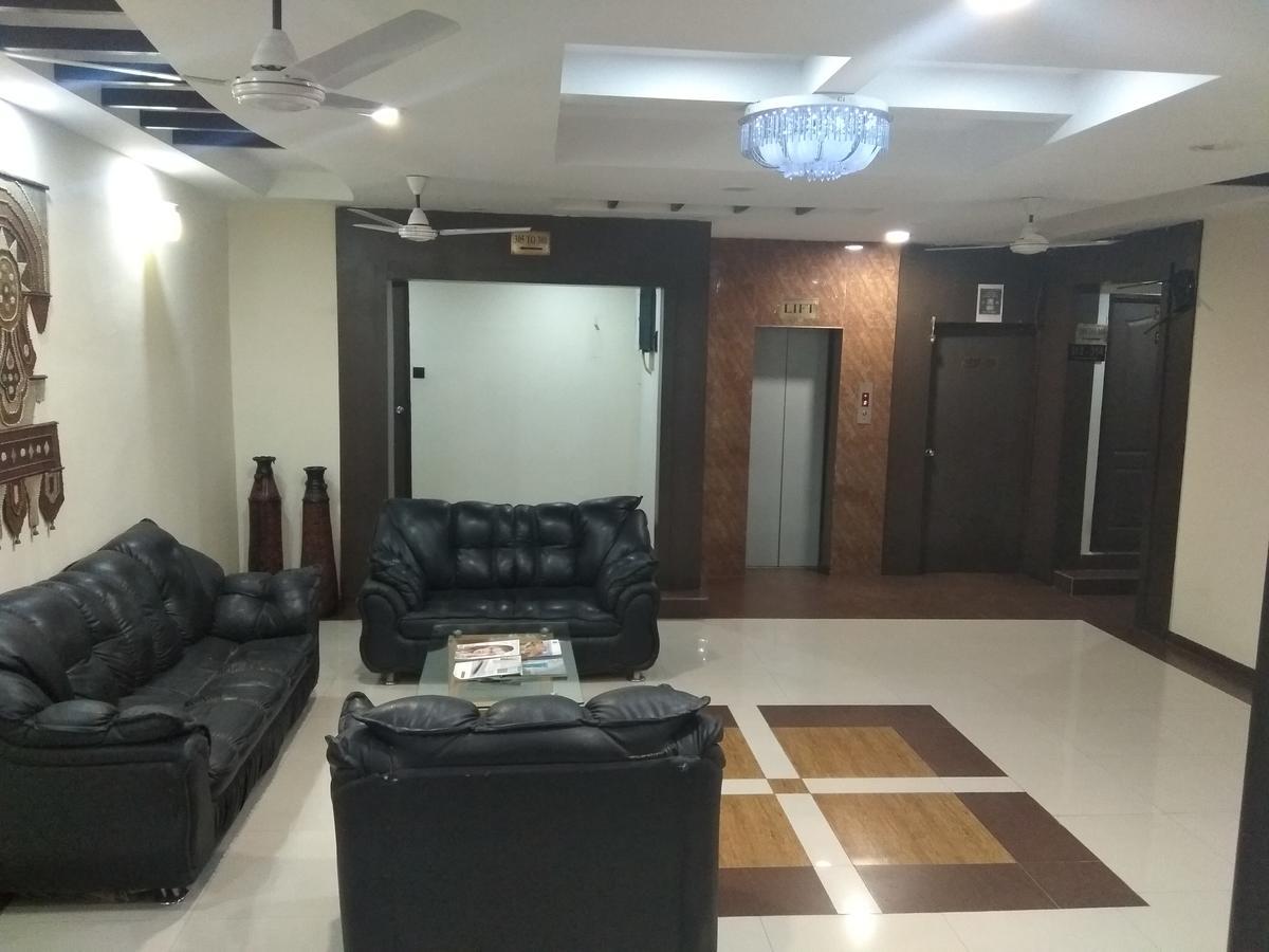 Hotel Royal Regency Bori  Luaran gambar