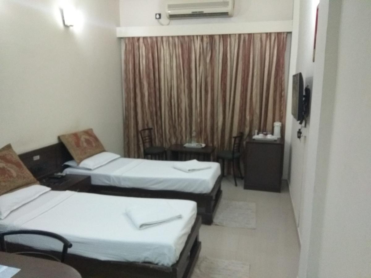 Hotel Royal Regency Bori  Luaran gambar