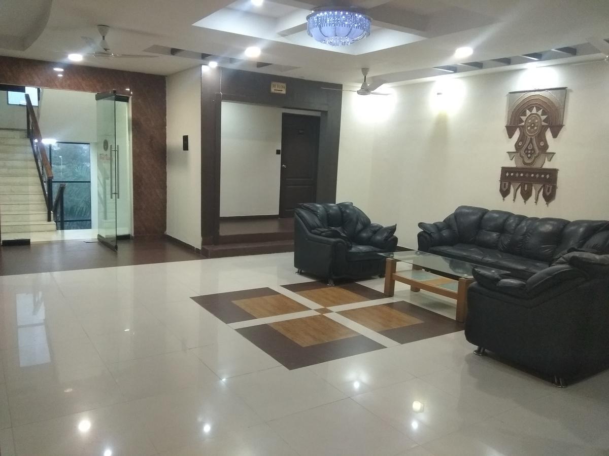 Hotel Royal Regency Bori  Luaran gambar
