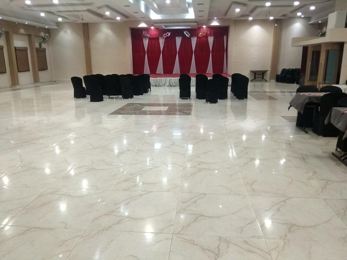 Hotel Royal Regency Bori  Luaran gambar