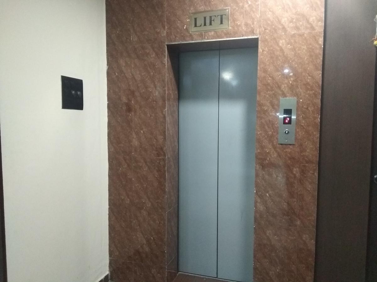 Hotel Royal Regency Bori  Luaran gambar
