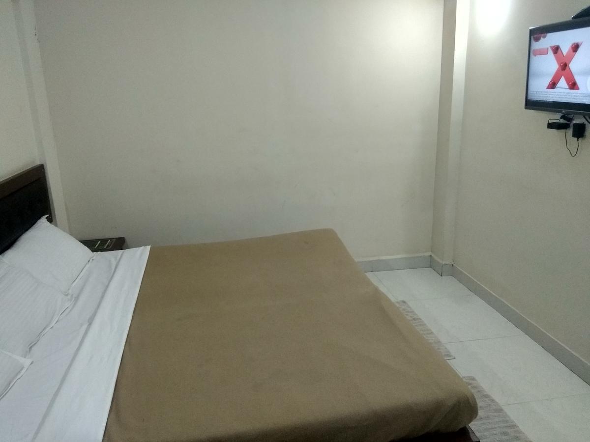 Hotel Royal Regency Bori  Luaran gambar
