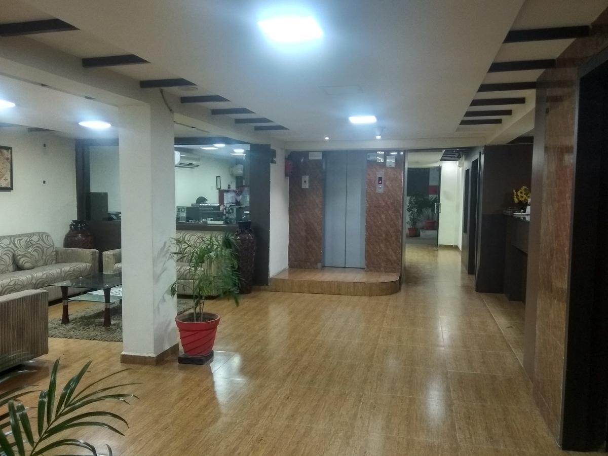 Hotel Royal Regency Bori  Luaran gambar